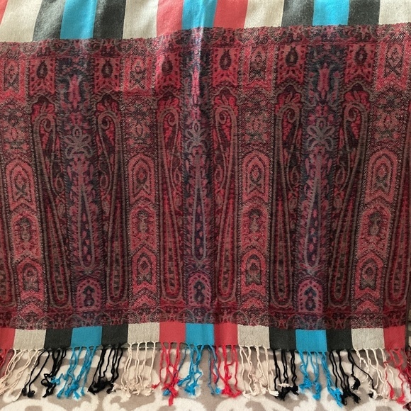 NWT REVERSIBLE PASHMINA WOOL SCARF - Picture 5 of 9